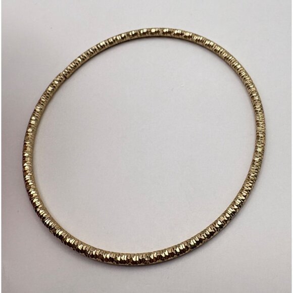 Textured Gold Tone Metal Bangle Bracelet Classic Elegant Design - Picture 2 of 6